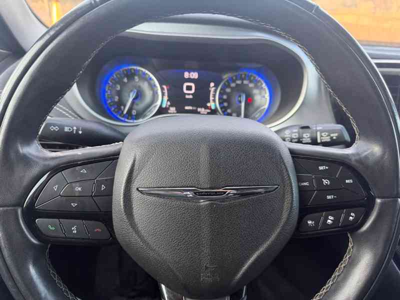Chrysler Pacifica 3,6 4x4 AWD SType Radar 2022 - foto 17