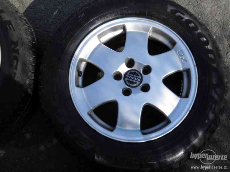 Alu kola 5X108 originál VOLVO XC 70 s pneu 215/65R16 - foto 4