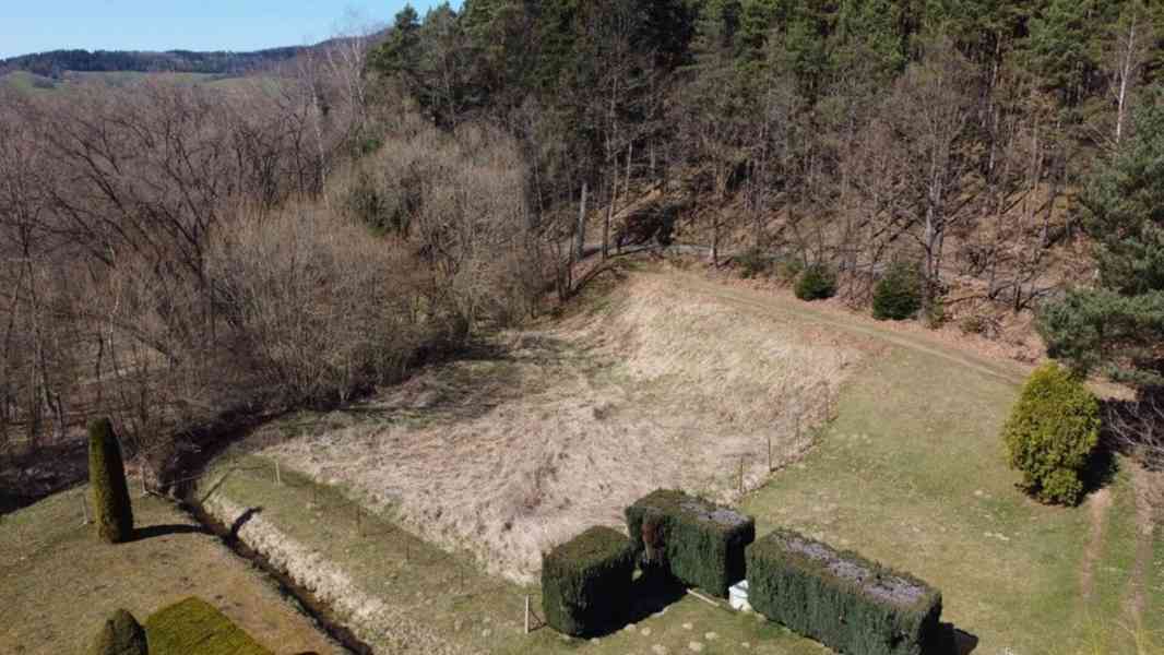 Prodej zahrady u Divišovského rybníka- Janovice - foto 4