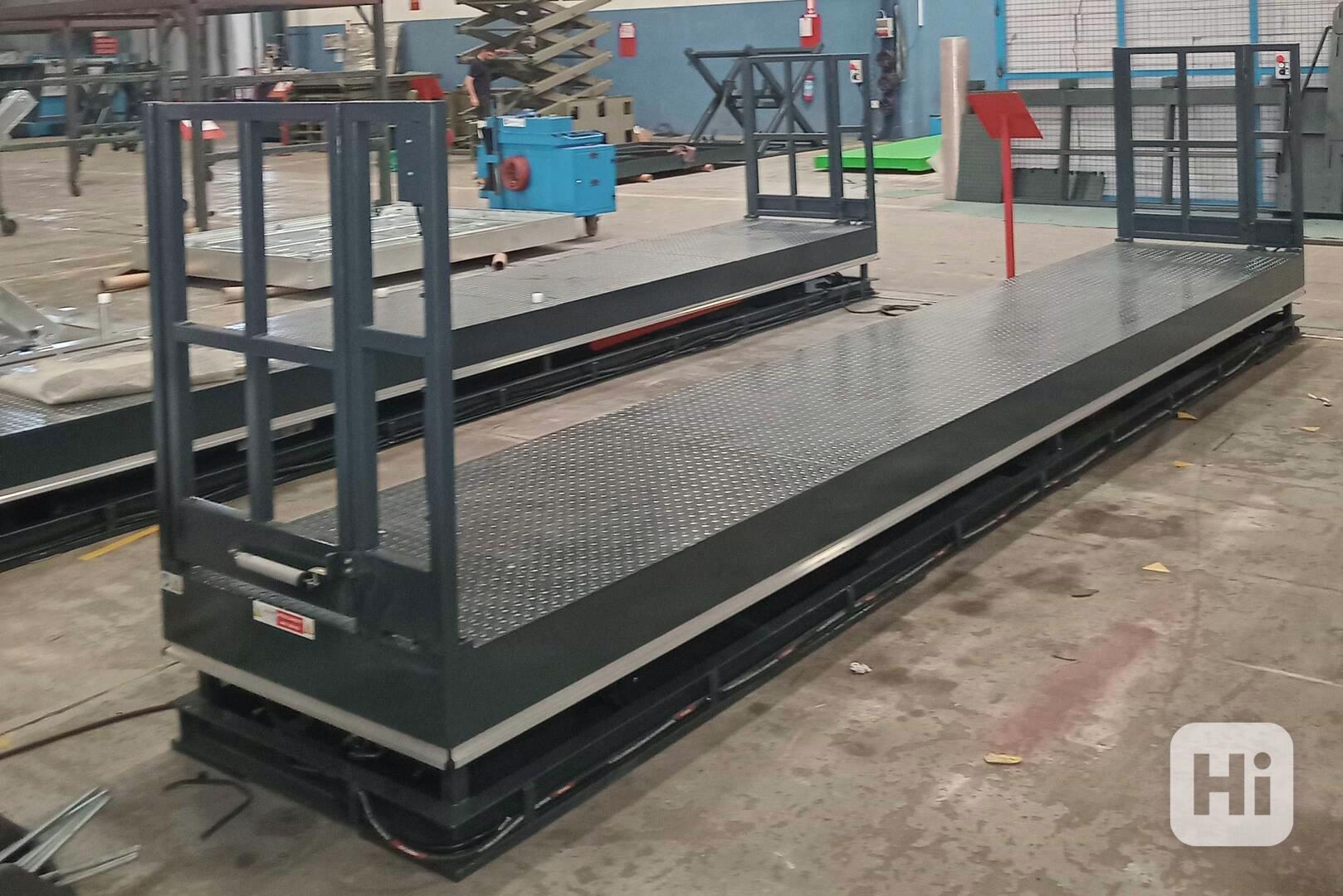 Nůžková zvedací plošina / zvedací stůl - foto 1