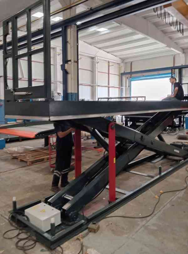 Nůžková zvedací plošina / zvedací stůl - foto 5