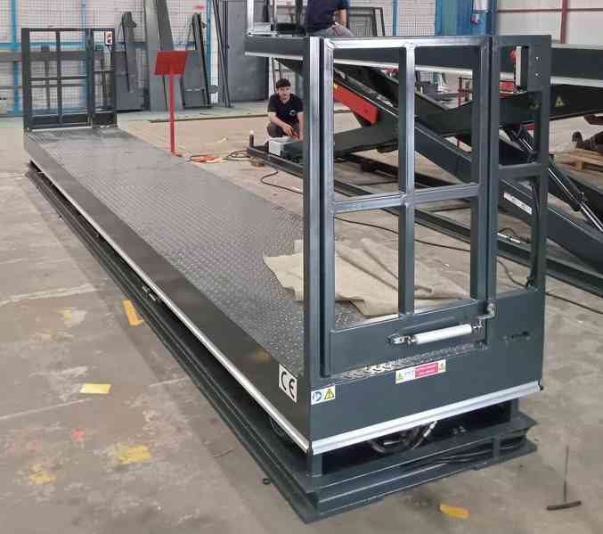 Nůžková zvedací plošina / zvedací stůl - foto 3