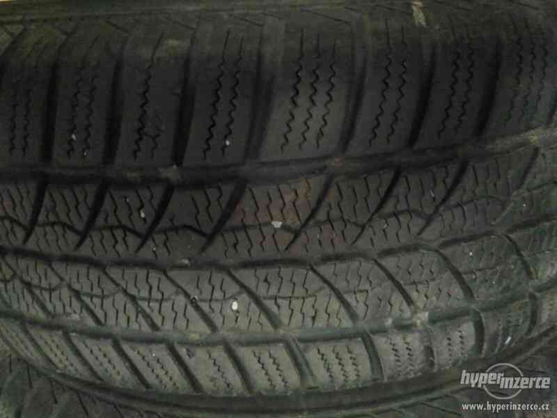 Prodám zimní pneu 195/65 R15 - foto 2
