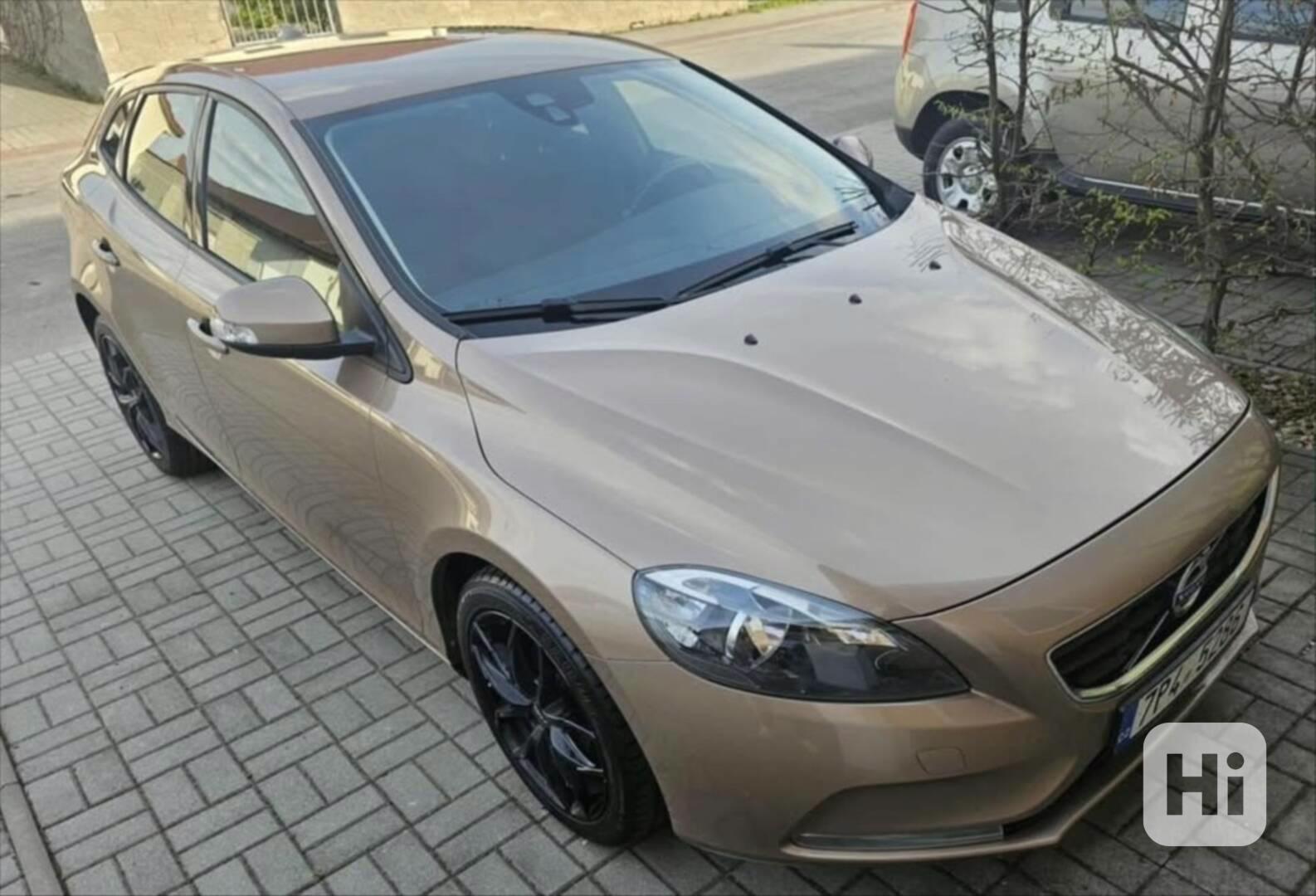 Volvo V40 1,6 - foto 1