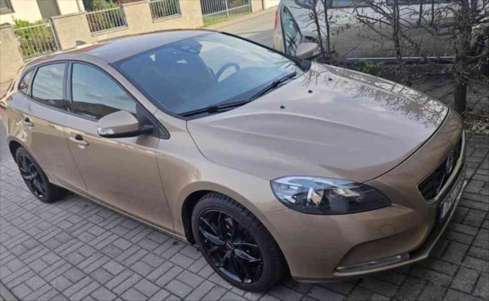 Volvo V40 1,6 - foto 9