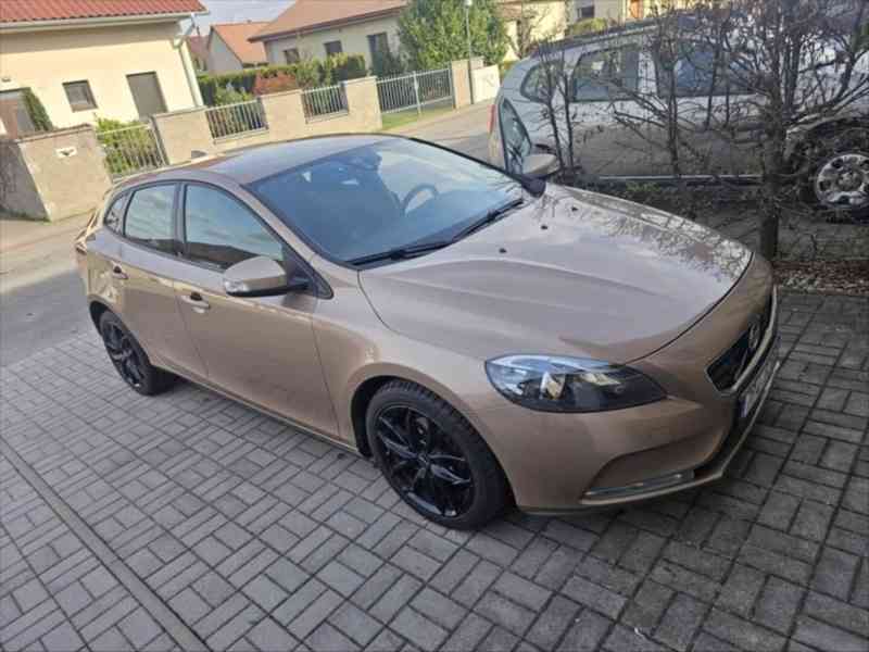 Volvo V40 1,6 - foto 7