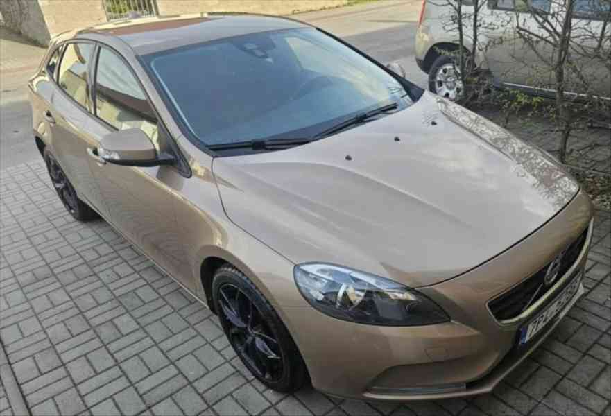 Volvo V40 1,6 - foto 1