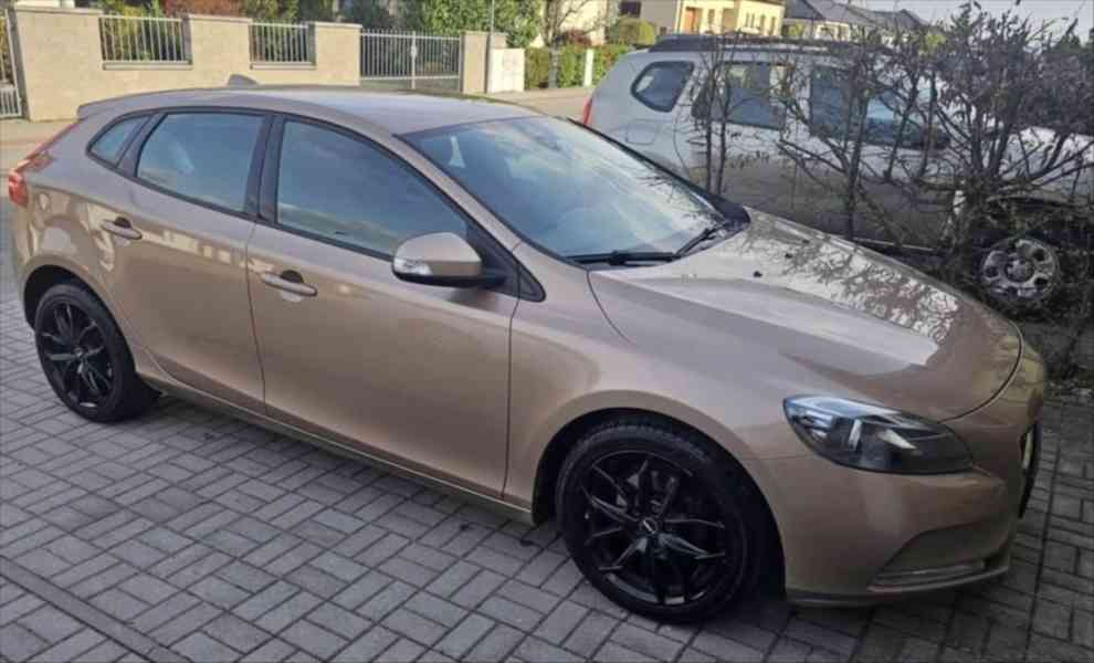 Volvo V40 1,6 - foto 10