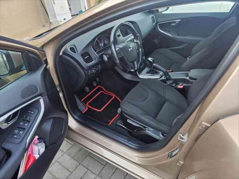 Volvo V40 1,6 - foto 4