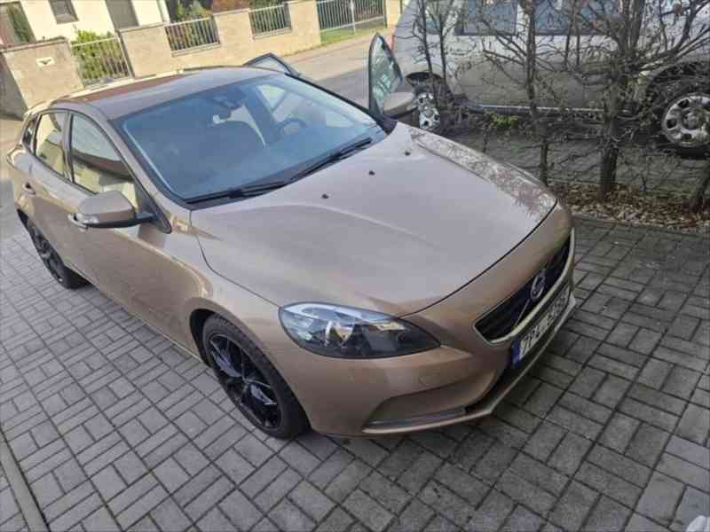 Volvo V40 1,6 - foto 8