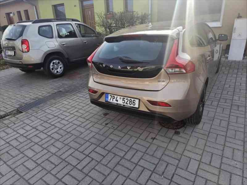Volvo V40 1,6 - foto 3