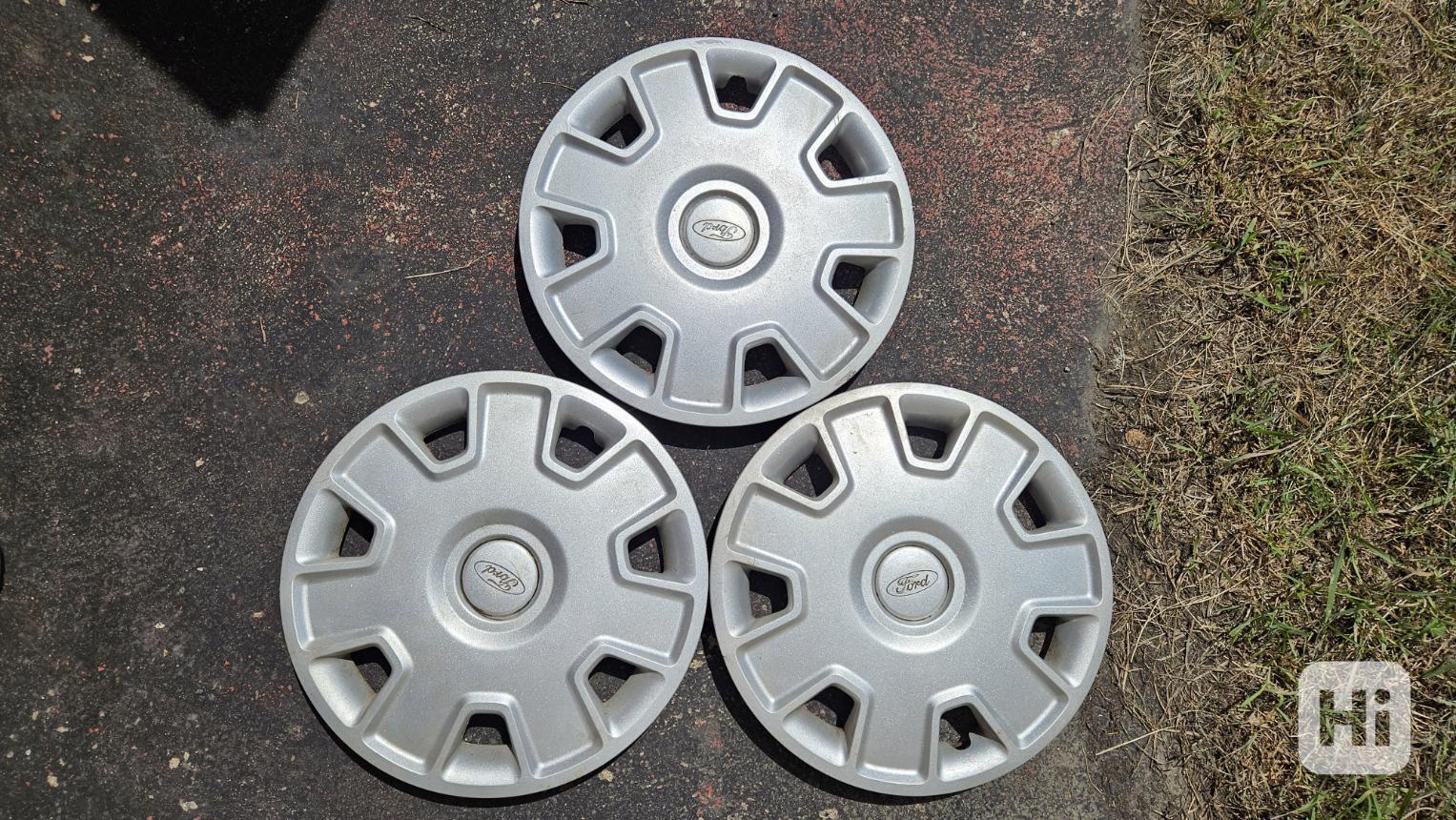 Poklice Ford 15" číslo dílu 4M51-1000-BB, 4M511000BB - foto 1