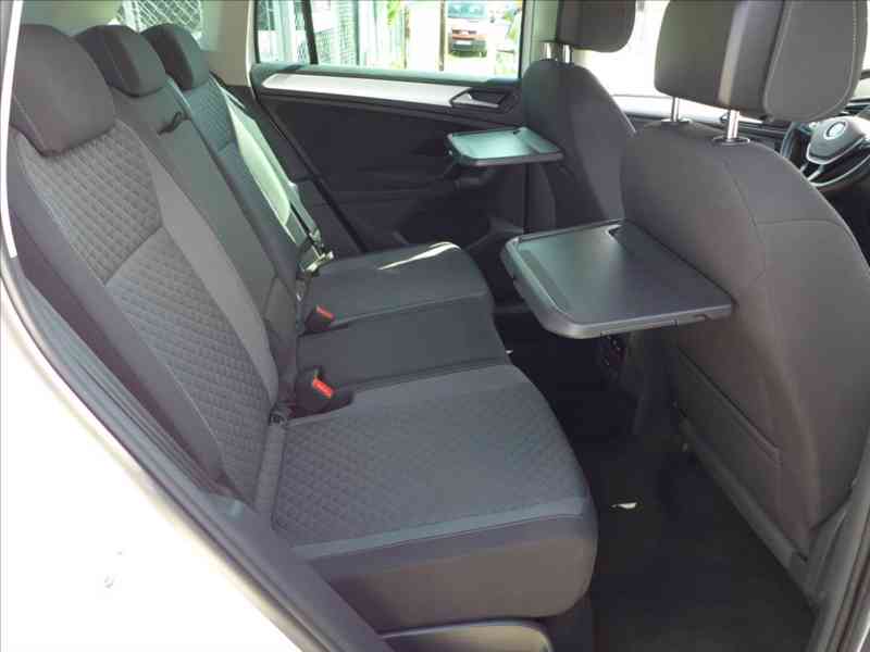 Volkswagen Tiguan 2,0 TDi 110kw HIGH LINE,1.MAJ - foto 9