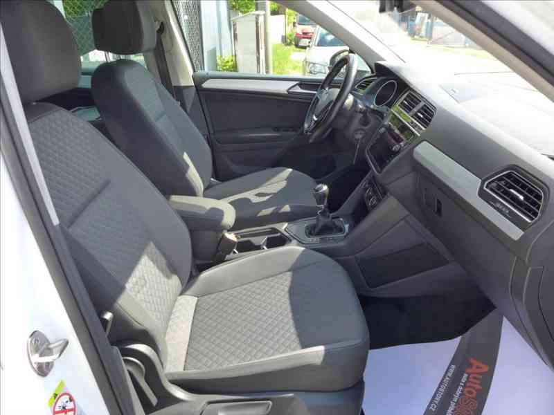 Volkswagen Tiguan 2,0 TDi 110kw HIGH LINE,1.MAJ - foto 10