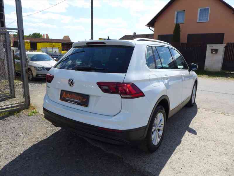Volkswagen Tiguan 2,0 TDi 110kw HIGH LINE,1.MAJ - foto 3
