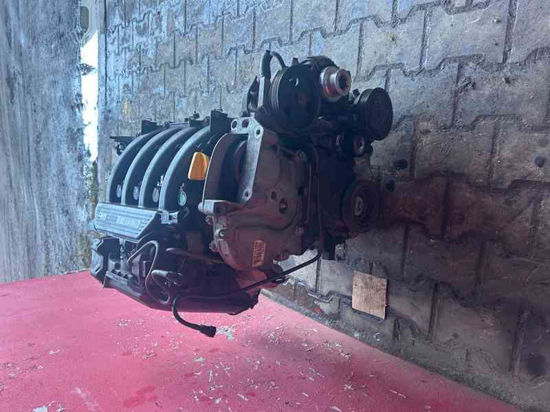Motor 1,6 16V 79KW K4M D7 Laguna II kompletní - foto 2