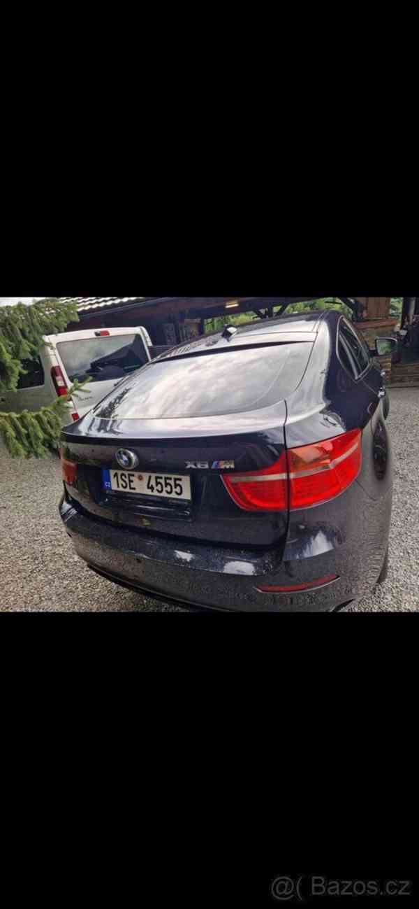 BMW X6 4,4   M, 555 koní - foto 9