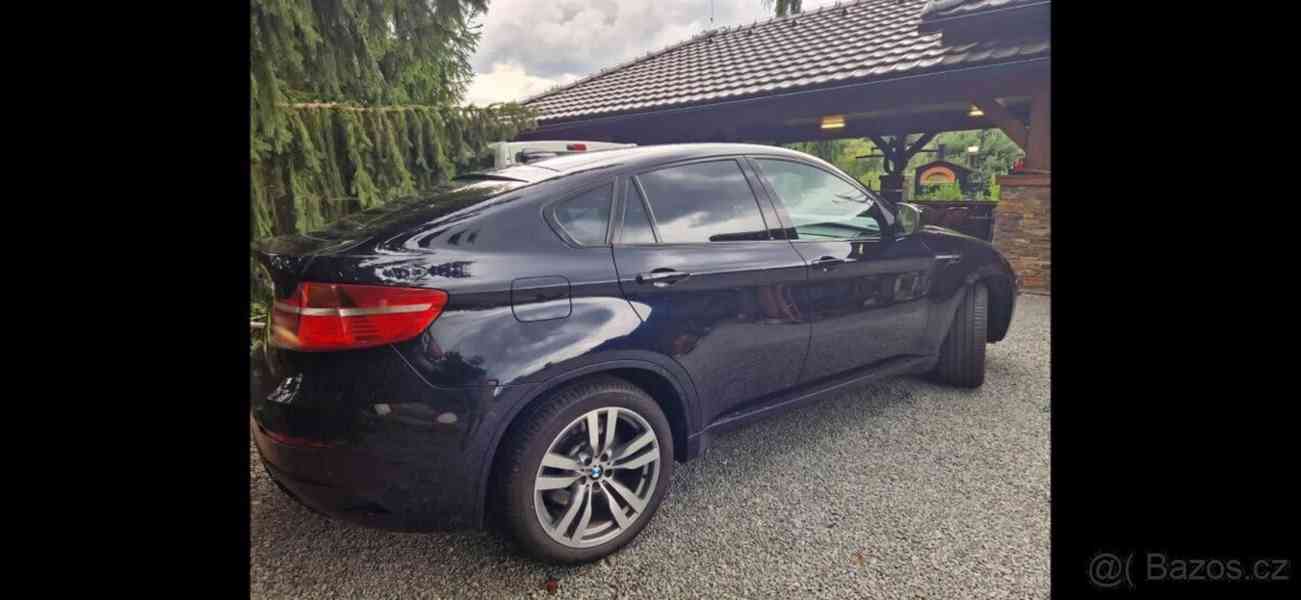 BMW X6 4,4   M, 555 koní - foto 6