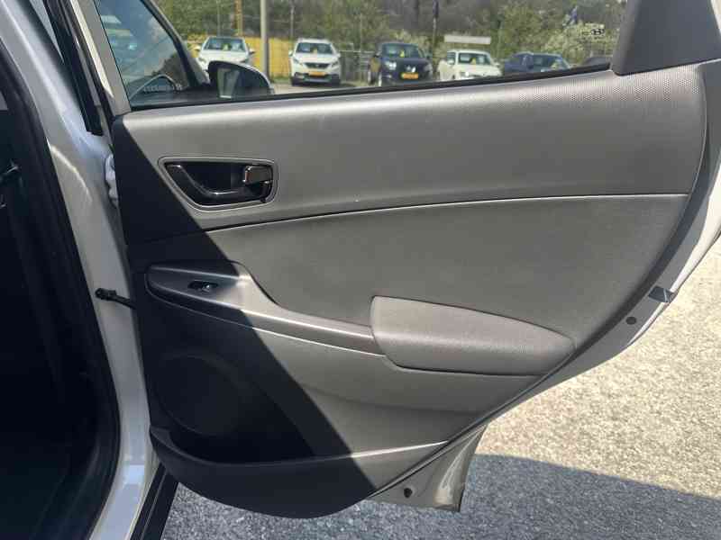 Hyundai Kona 1.6 GDi Hybrid/104KW/NAVI/1.MAJ - foto 17