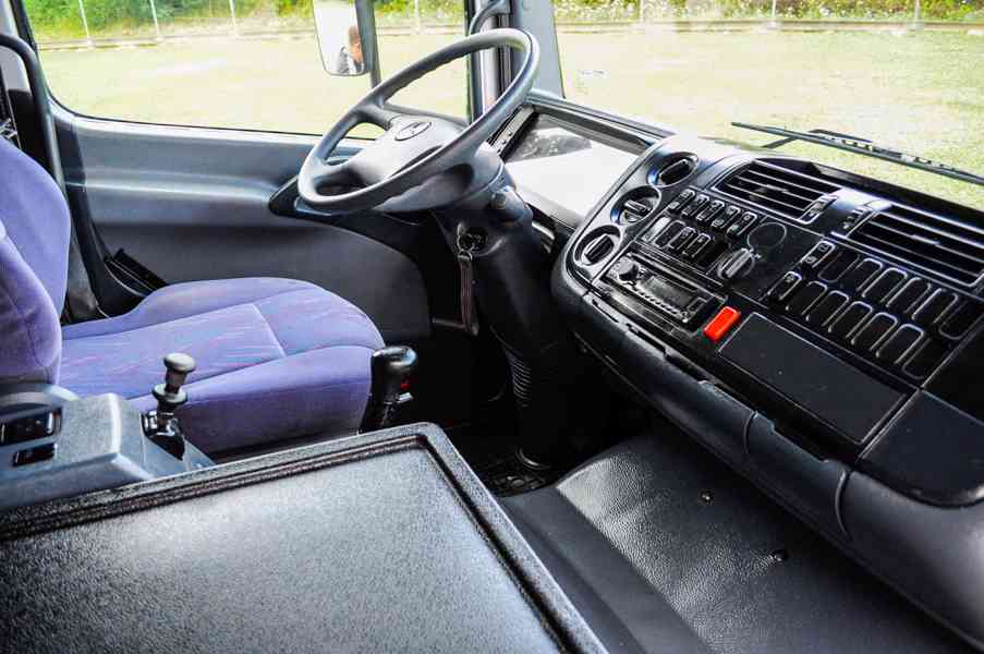 MERCEDES ATEGO 1523 TŘÍSTRANNÝ SKLÁPĚČ + HYDRAULICKÁ RUKA - foto 38