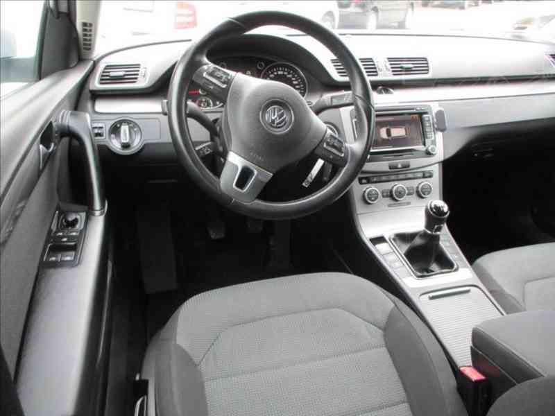 Volkswagen Passat 2,0 TDI 125KW NAVIGACE - foto 5