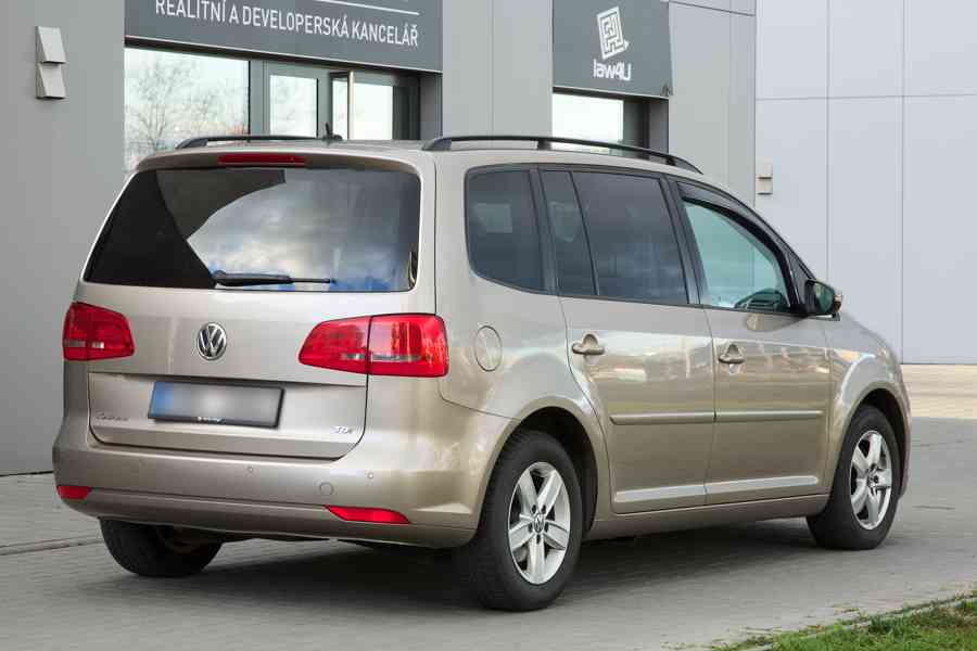 Volkswagen Touran Comfortline 2011 1.6TDI - 77kW, Manuál - foto 6