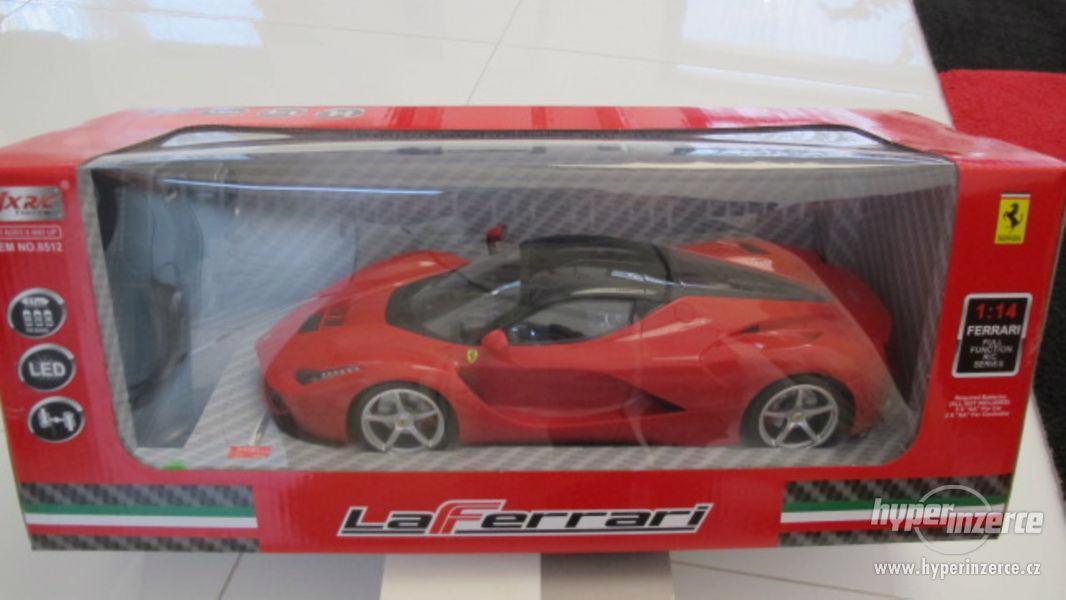 Model Ferrari - foto 6