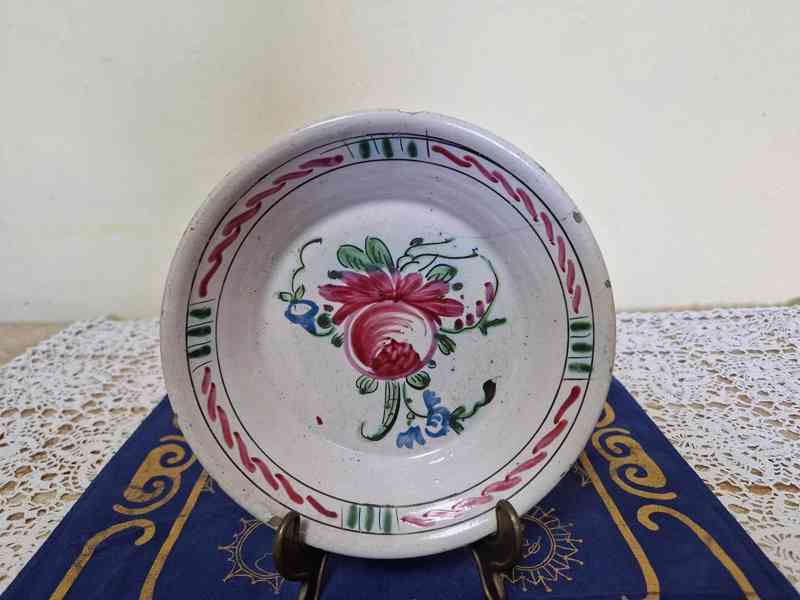 Velmi starý fajánsový hluboký Talíř 