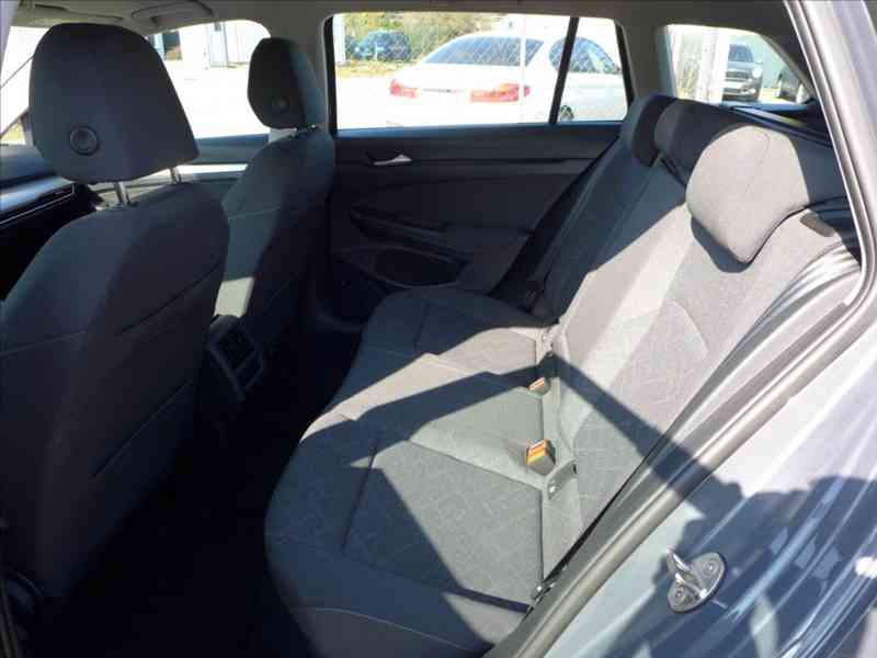 Volkswagen Golf 2,0 TDI VIRTUAL,LED,DPH,1.MAJ - foto 6