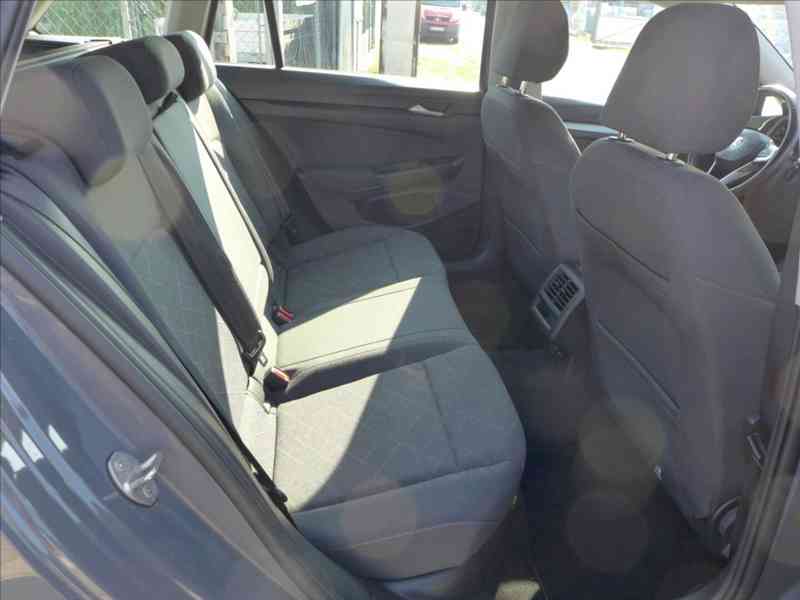 Volkswagen Golf 2,0 TDI VIRTUAL,LED,DPH,1.MAJ - foto 9
