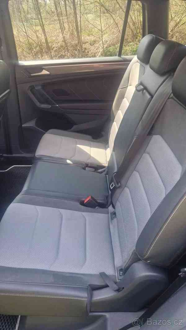 Volkswagen Tiguan 2,0   7míst, Allspace, DSG 7st, 4x4 - foto 12