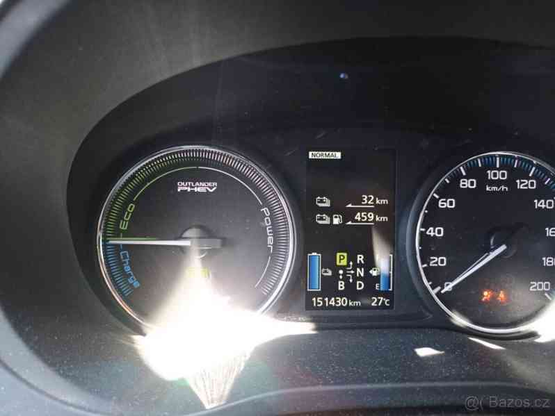 Mitsubishi Outlander 2,0   PHEV 4×4 – plug-in hybrid - foto 9