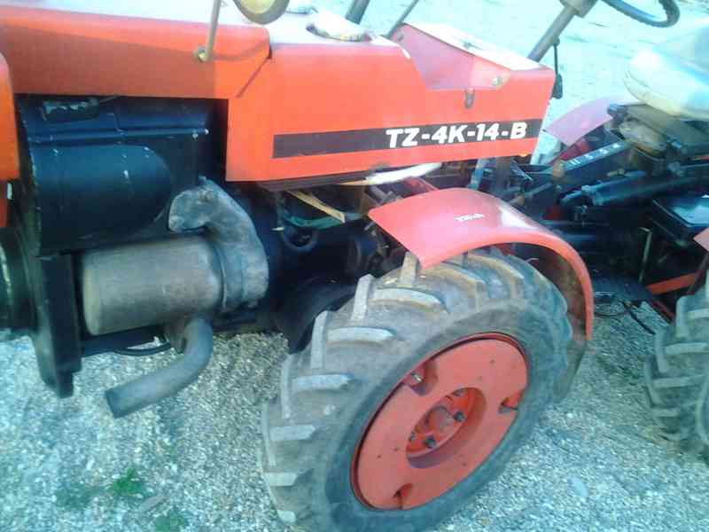 Dieselový kloubový traktor Tz-4k - foto 8
