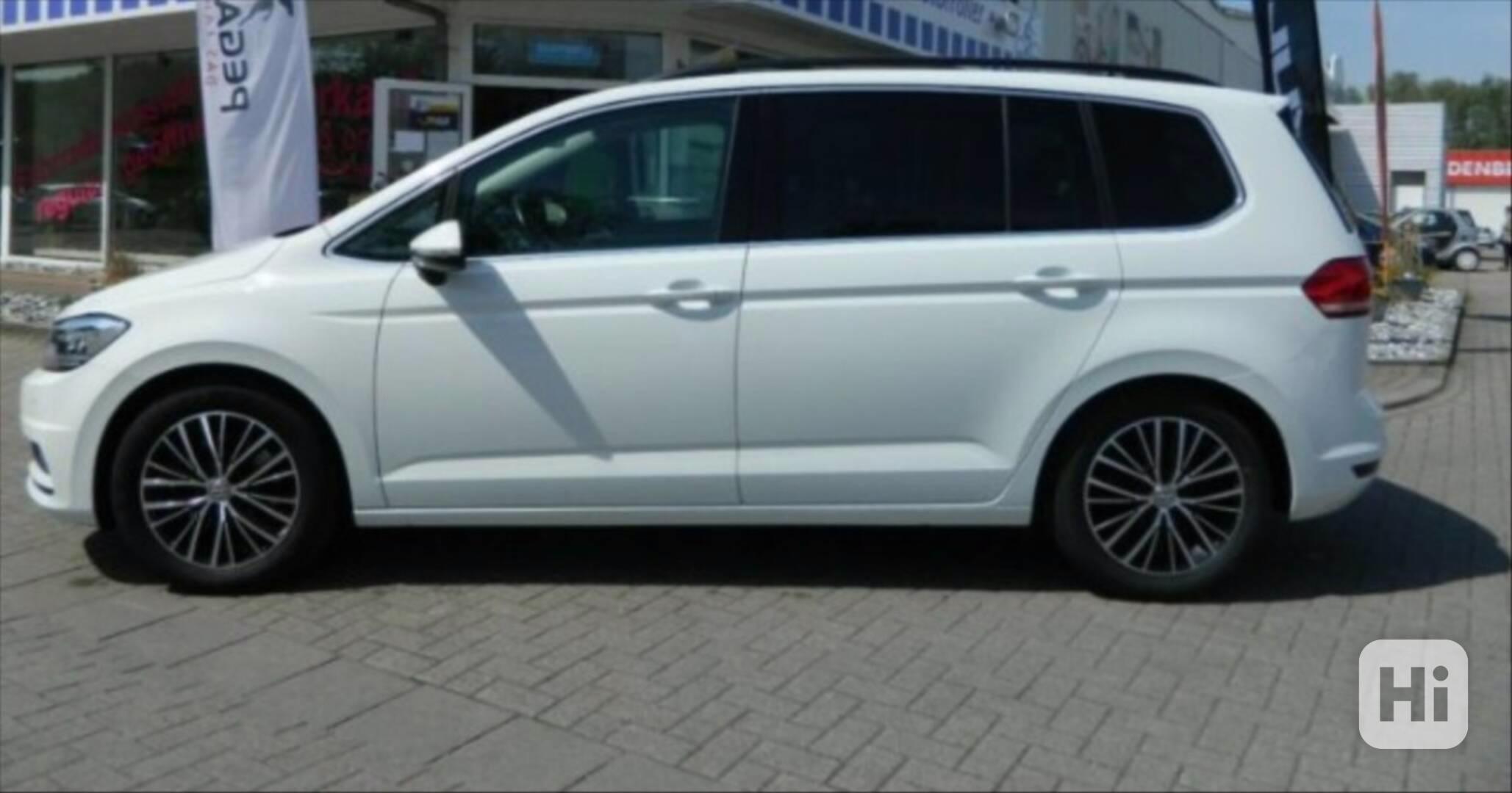 Volkswagen Touran Tdi DSG 110k - foto 1