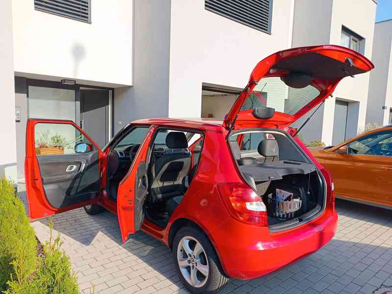 Škoda Fabia II 1.4 16V (63 kW), r.v. 2009, klima, el. okna - foto 3