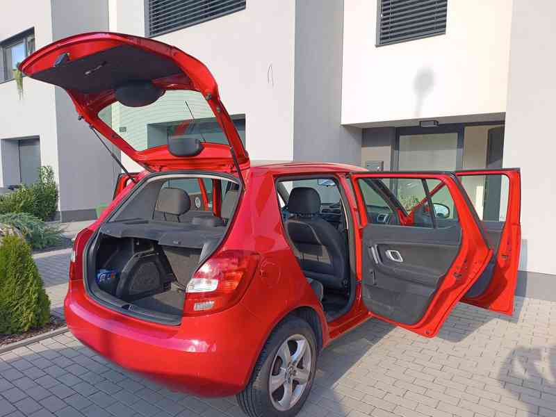 Škoda Fabia II 1.4 16V (63 kW), r.v. 2009, klima, el. okna - foto 2