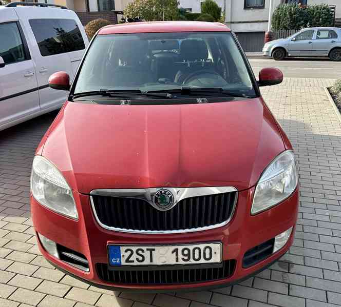 Škoda Fabia II 1.4 16V (63 kW), r.v. 2009, klima, el. okna - foto 1