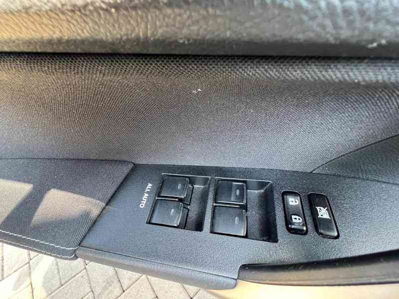 Toyota Corolla - foto 9