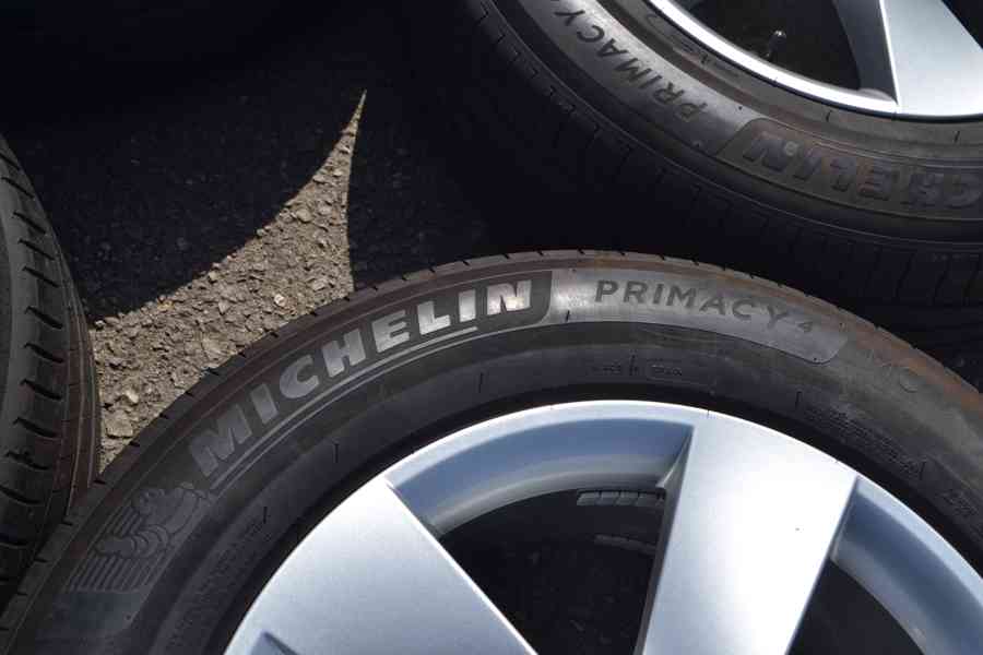 Letní Alu kola Š.Kodiaq/VW Tiguan +215/65R17 Michelin - foto 14