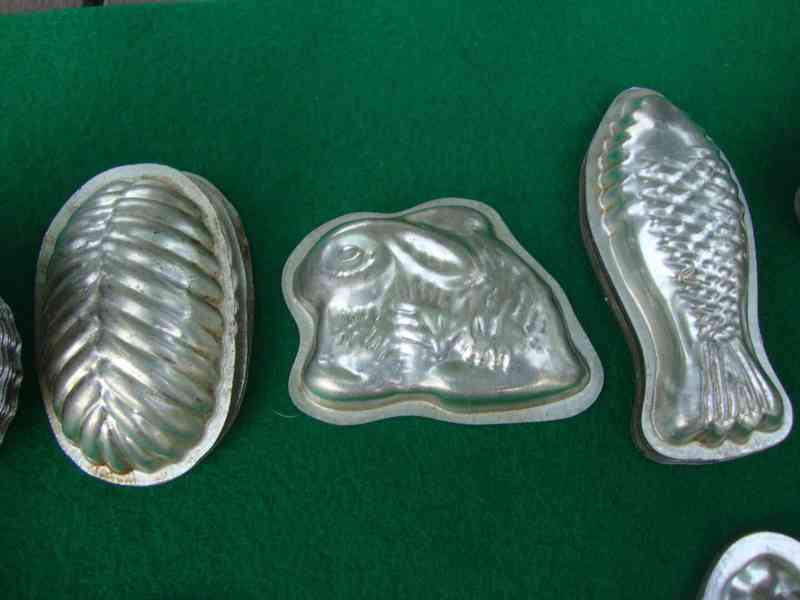 Retro starožitné formičky formy na cukroví Pracny 108 ks - foto 6