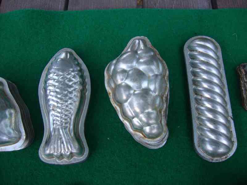 Retro starožitné formičky formy na cukroví Pracny 108 ks - foto 13