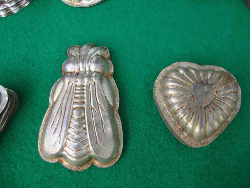 Retro starožitné formičky formy na cukroví Pracny 108 ks - foto 12