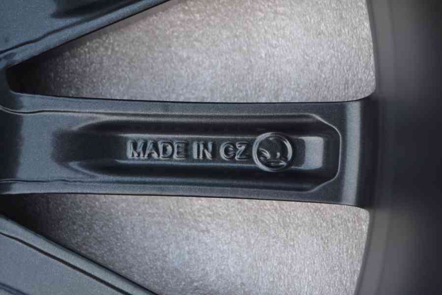 Škoda Octavia III – NOVÉ 18 Alu disky 7Jx18 ET51, black,  - foto 12