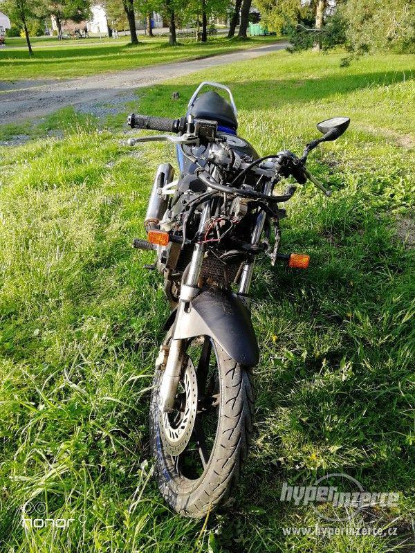 Honda CBR 125r 2004 po (nedokončené) opravě - foto 2