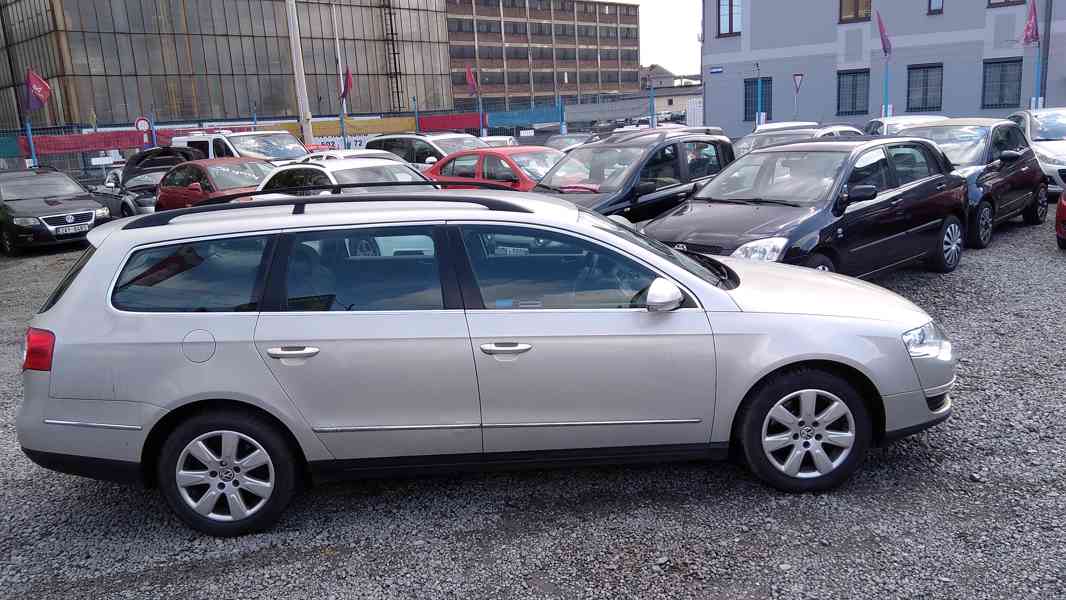 VOLKSWAGEN Passat Variant 2,0TDI Comfortline ČR - foto 8