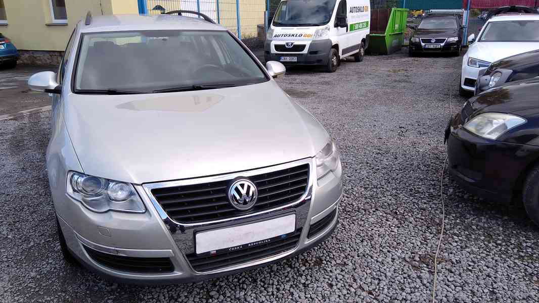 VOLKSWAGEN Passat Variant 2,0TDI Comfortline ČR - foto 3