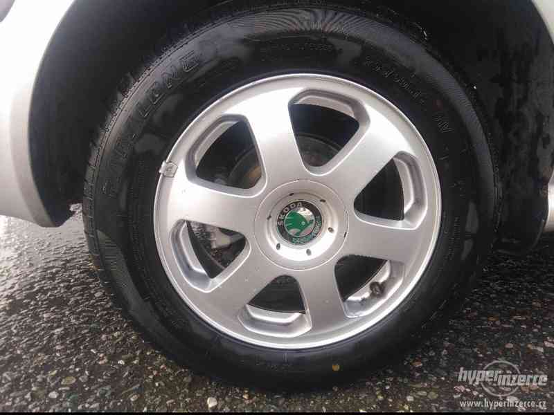 Škoda Octavia Combi 1.8T 20V automat - foto 2