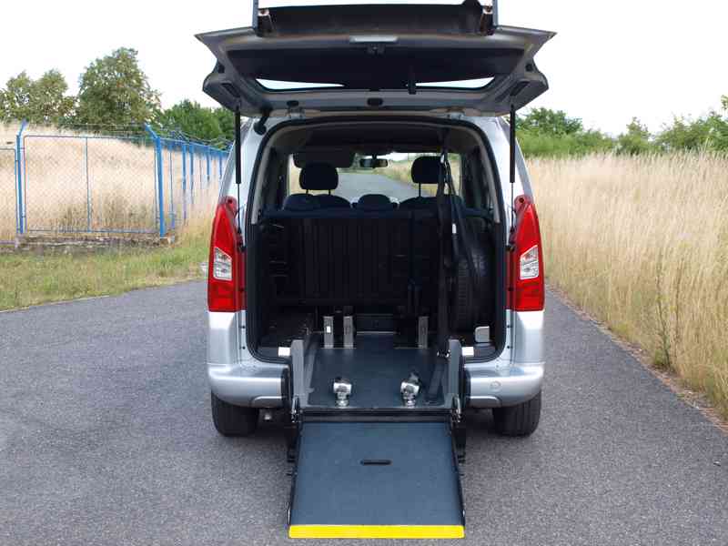 Citroën Berlingo: plošina pro převoz vozíčkáře - foto 1