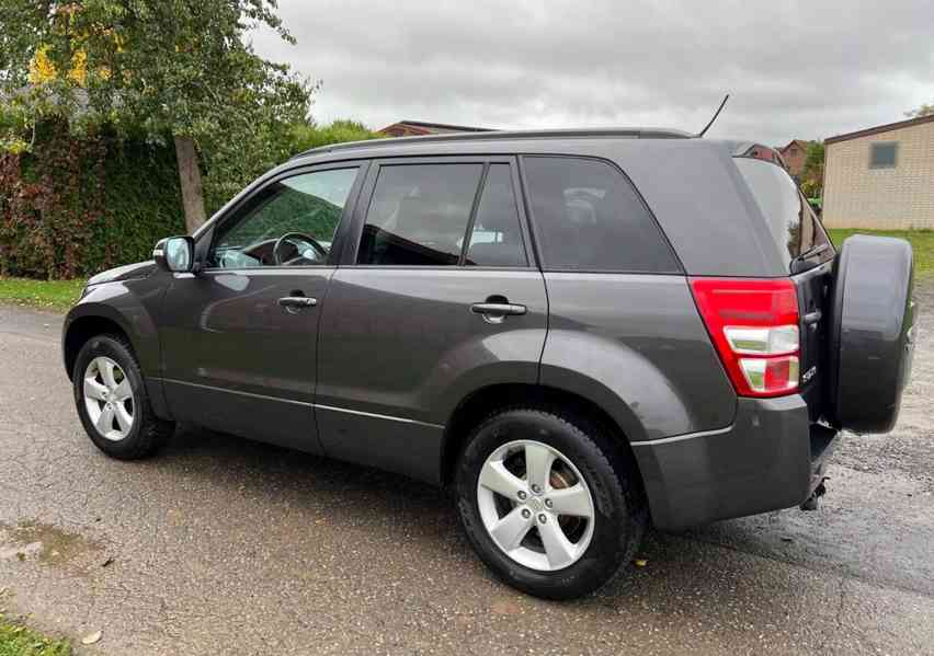 Suzuki Grand Vitara 2.4i benzín 124kw - foto 6