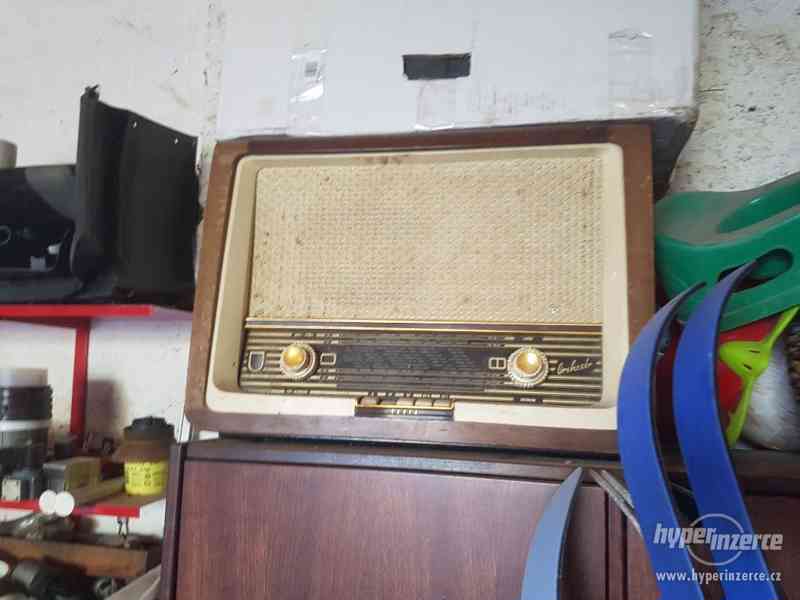 Nabízim Starší rádio s gramofonem Tesla - foto 1